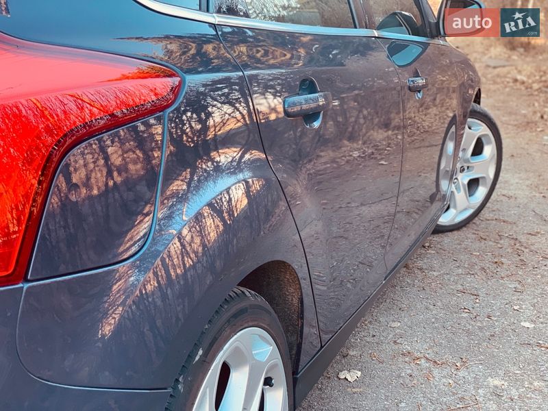 Хэтчбек Ford Focus 2013 в Стрые