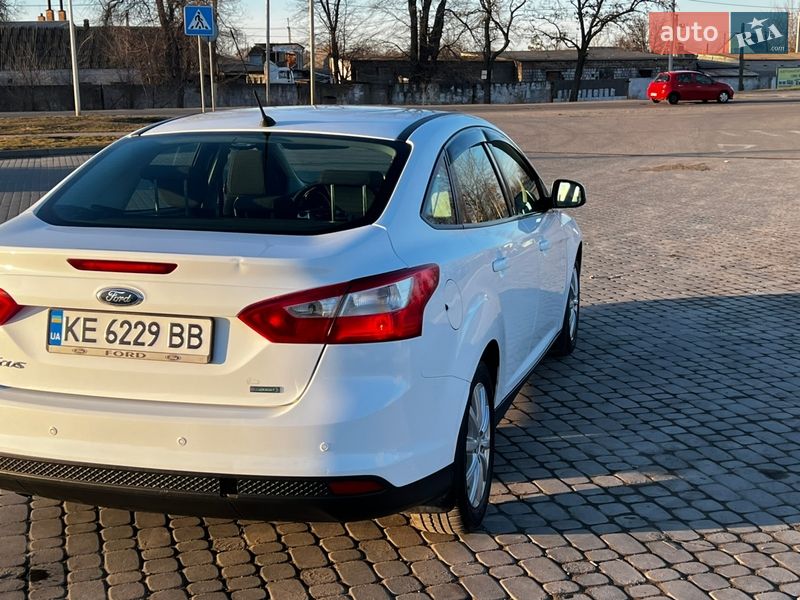 Седан Ford Focus 2013 в Новомосковске фото 7 Седан Ford Focus 2013 в Новомосковске