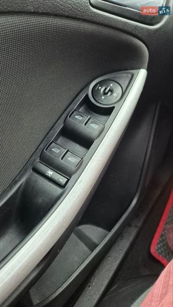 Хэтчбек Ford Focus 2012 в Киеве