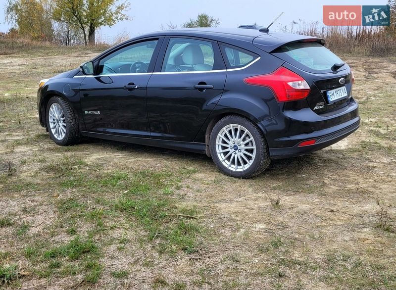 Хэтчбек Ford Focus 2013 в Сумах