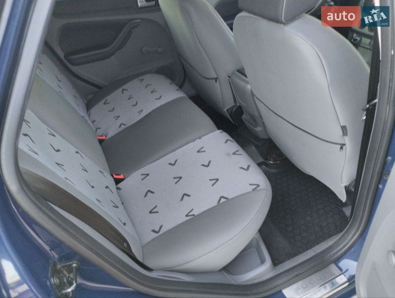 Седан Ford Focus 2011 в Кам'янці