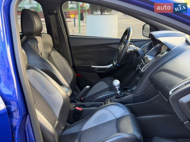 Хэтчбек Ford Focus 2015 в Одессе