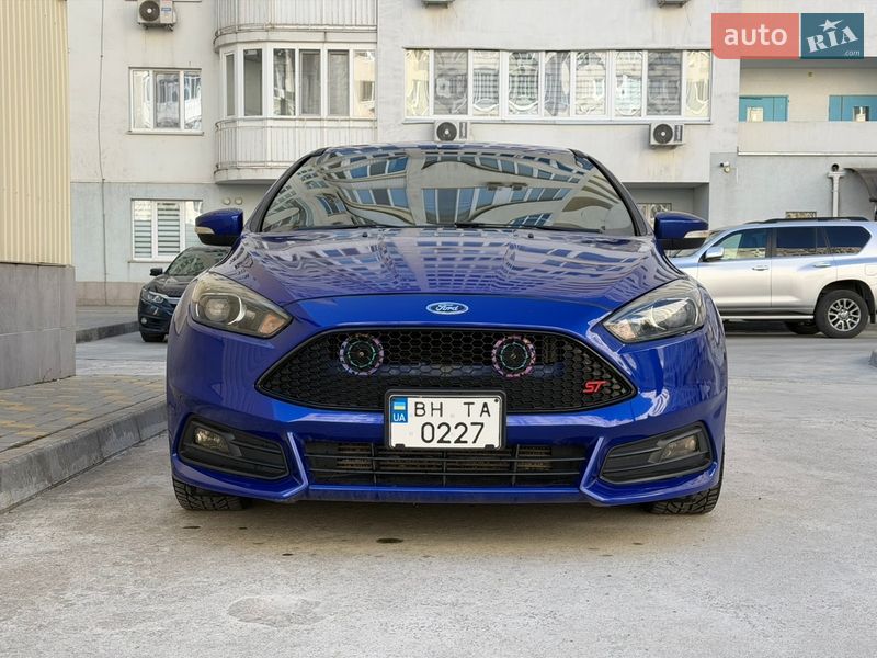 Хэтчбек Ford Focus 2015 в Одессе