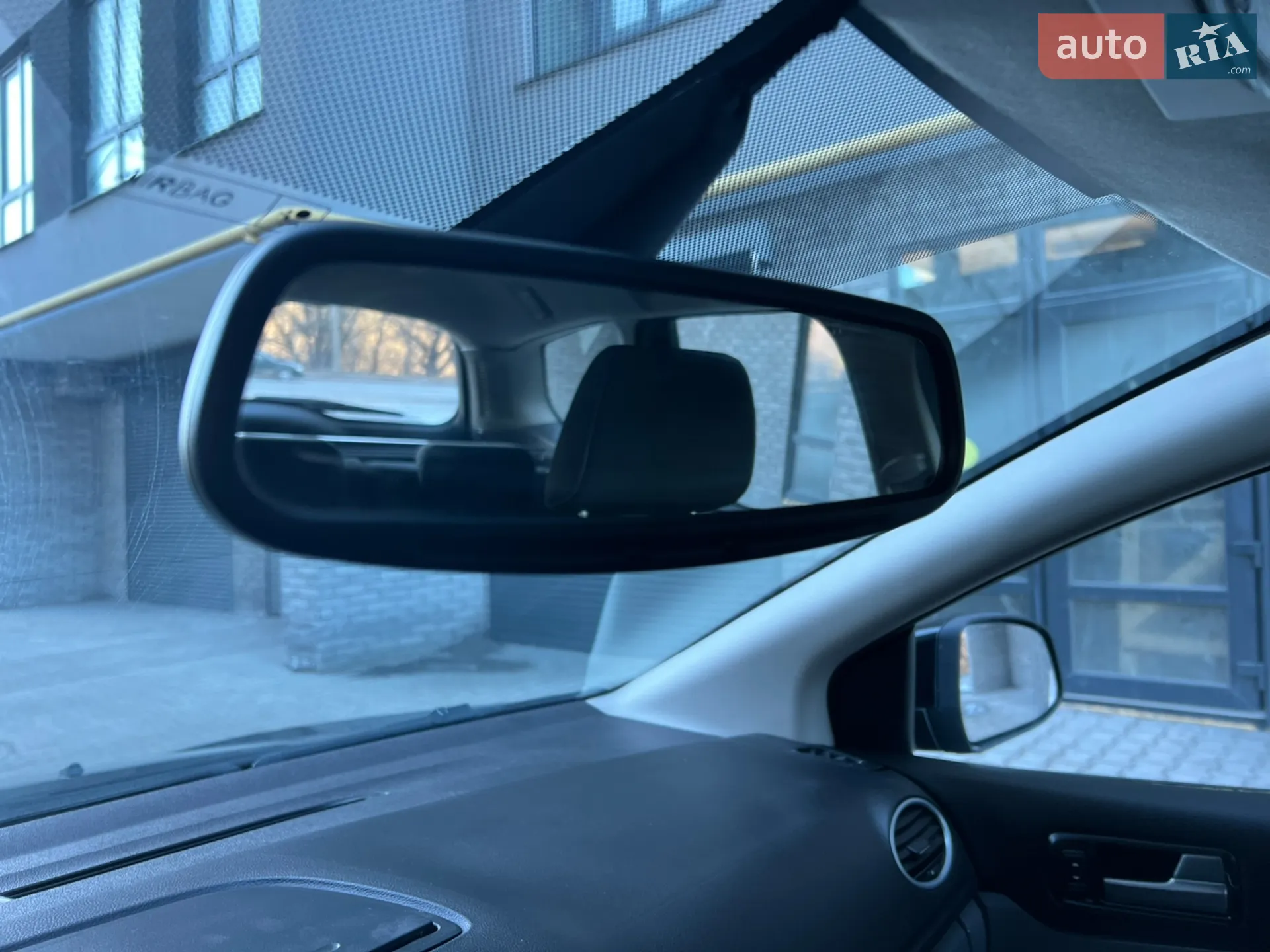 2010 Ford Focus - мініатюра 25