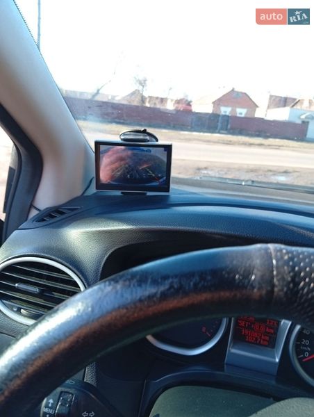 Хэтчбек Ford Focus 2008 в Ромнах