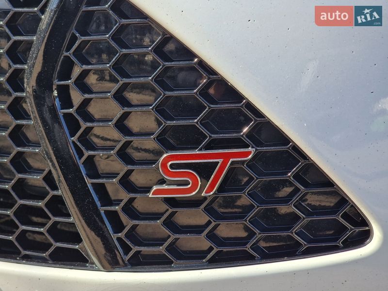 Хэтчбек Ford Focus 2013 в Одессе