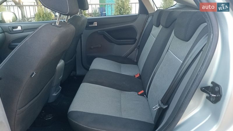 Хэтчбек Ford Focus 2010 в Каменке