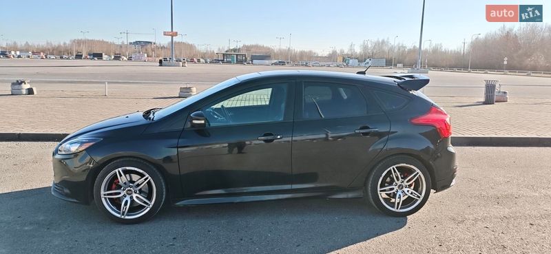 Хэтчбек Ford Focus 2013 в Львове