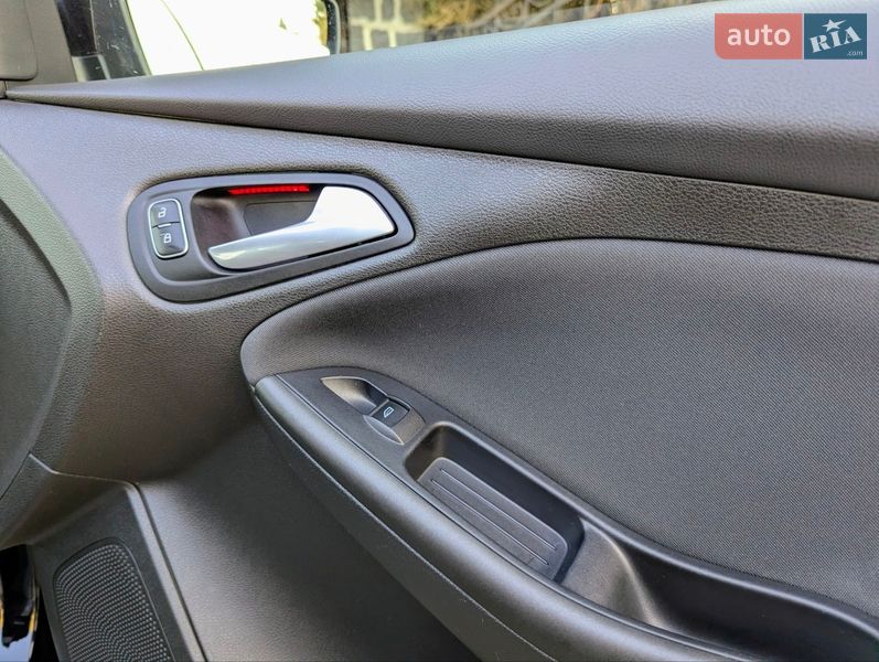 Хэтчбек Ford Focus 2016 в Луцке
