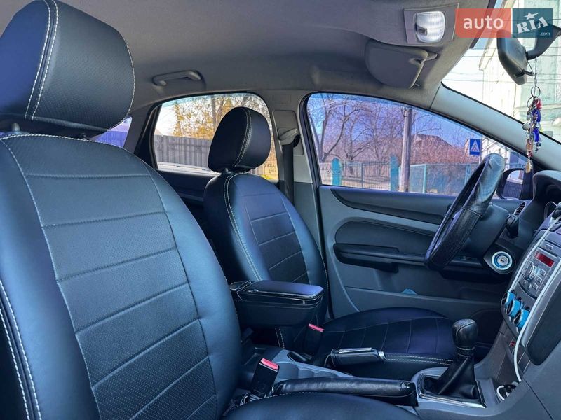 Хэтчбек Ford Focus 2008 в Киеве