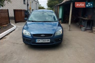 Хэтчбек Ford Focus 2006 в Пулинах