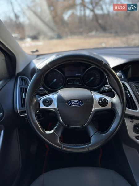 Хетчбек Ford Focus 2014 в Житомирі