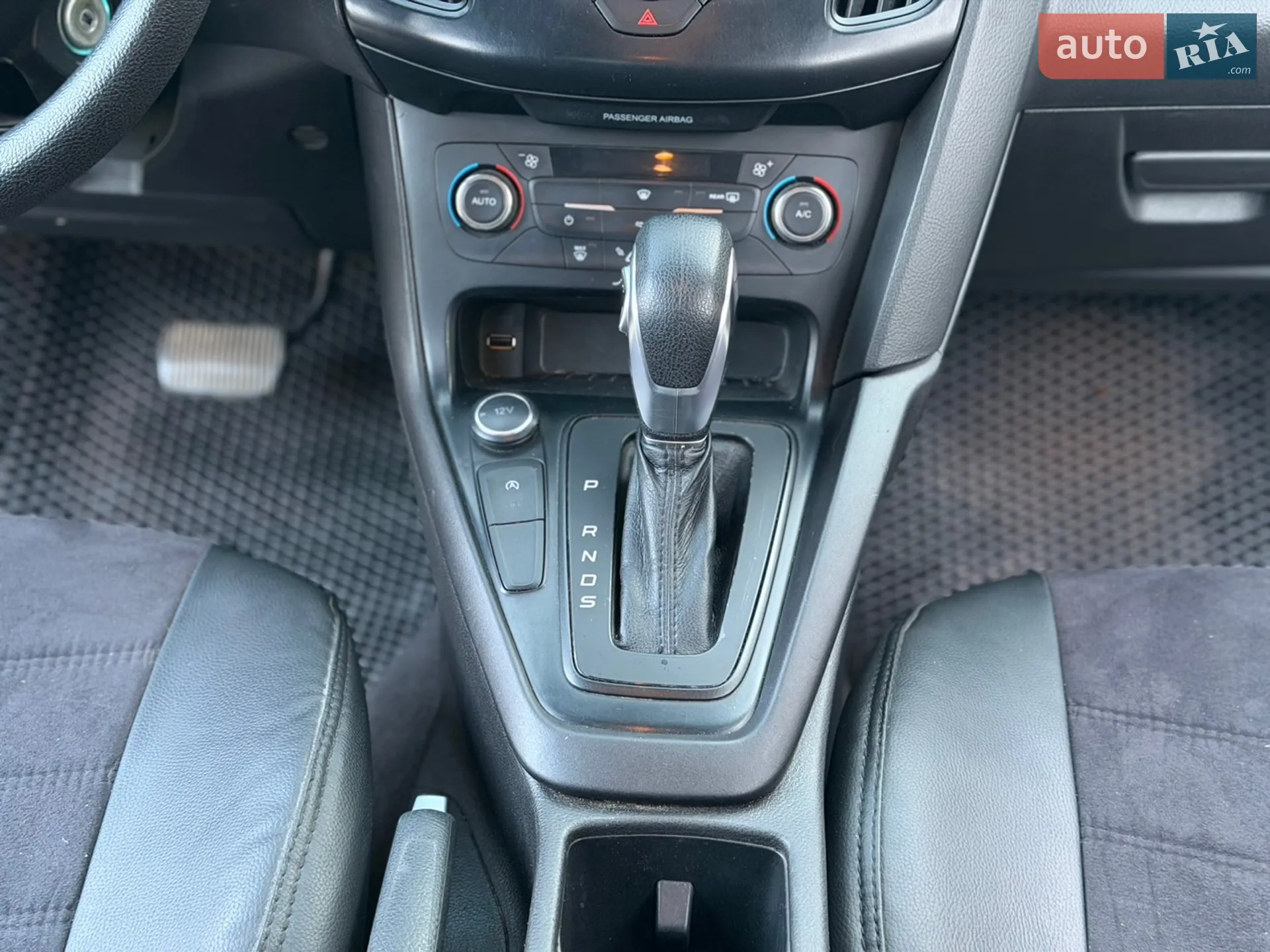 2017 Ford Focus - мініатюра 29