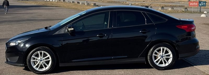 Седан Ford Focus 2017 в Львові