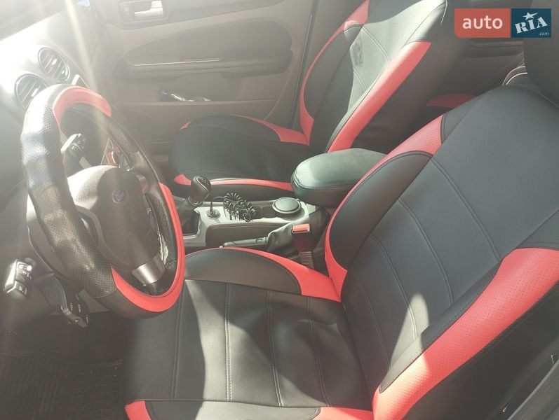 Хэтчбек Ford Focus 2011 в Киеве