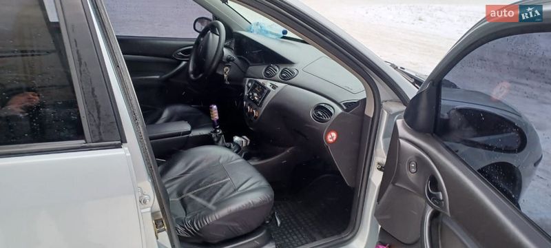 Хэтчбек Ford Focus 2004 в Славуте