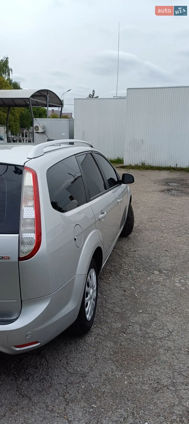 2010 Ford Focus - мініатюра 6