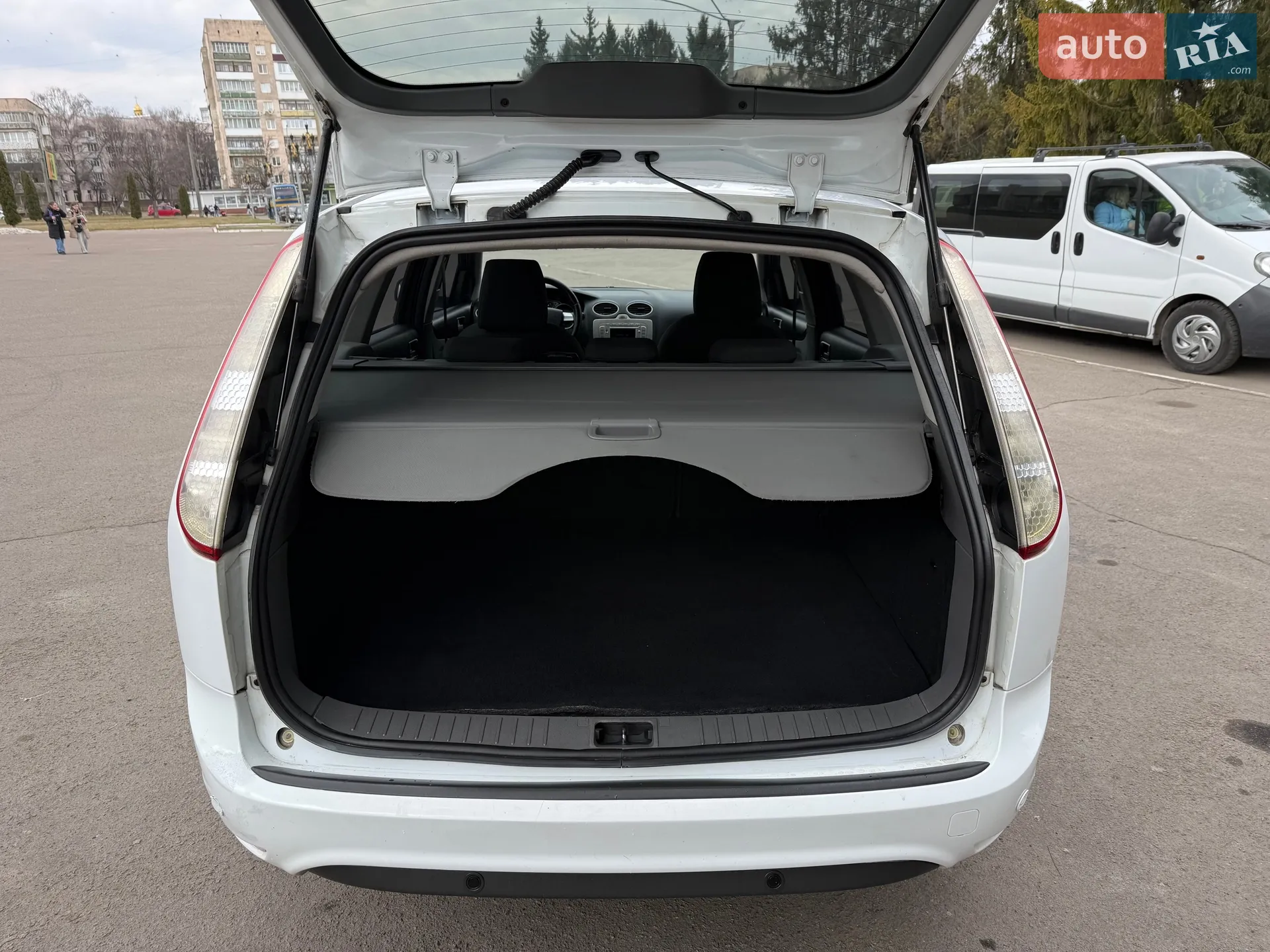 2010 Ford Focus - мініатюра 26