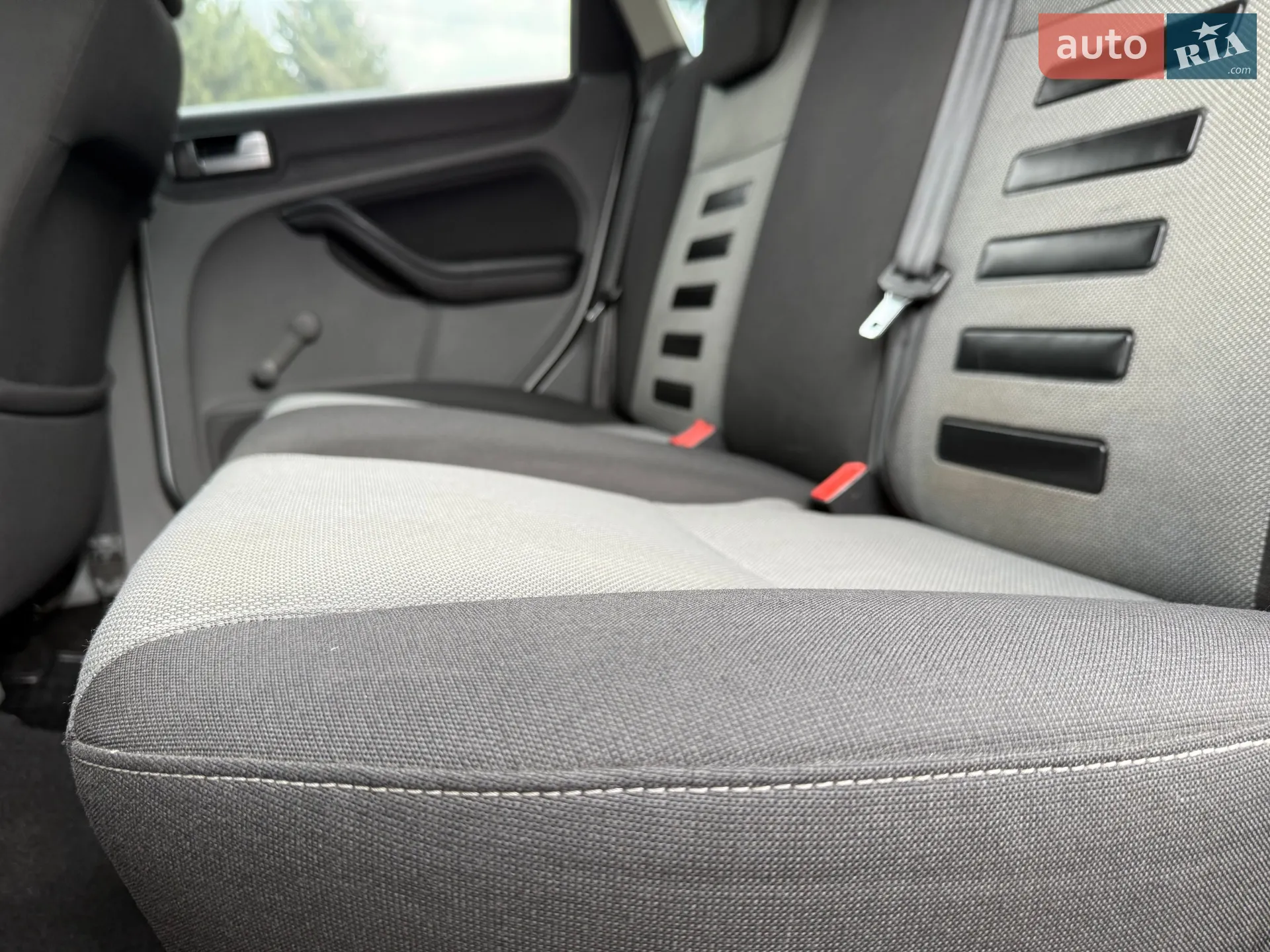 2010 Ford Focus - мініатюра 39