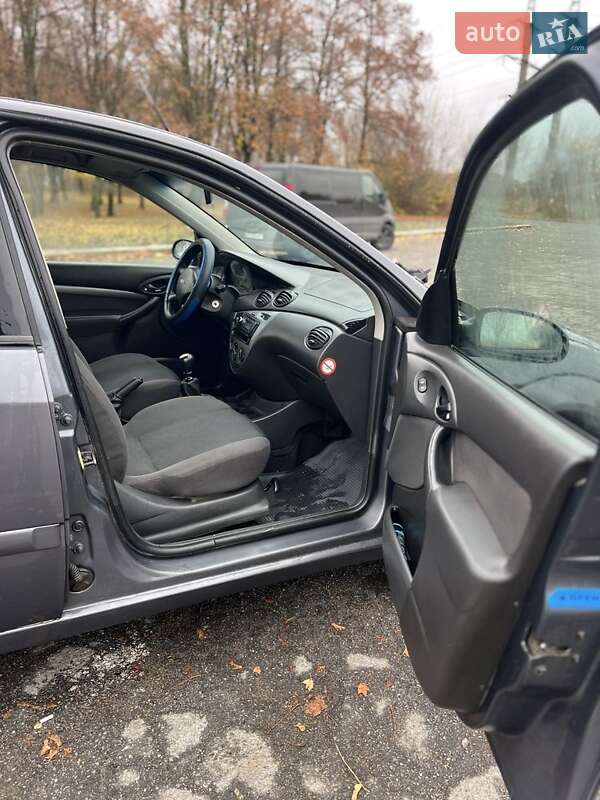 Хетчбек Ford Focus 2001 в Луцьку