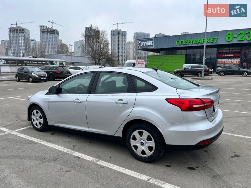 Седан Ford Focus 2017 в Киеве