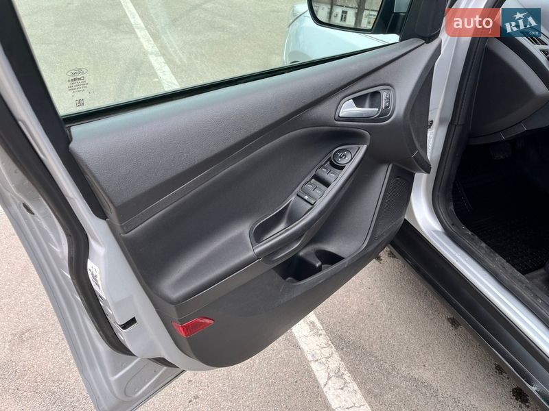 Седан Ford Focus 2017 в Киеве