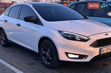 Седан Ford Focus 2016 в Десні