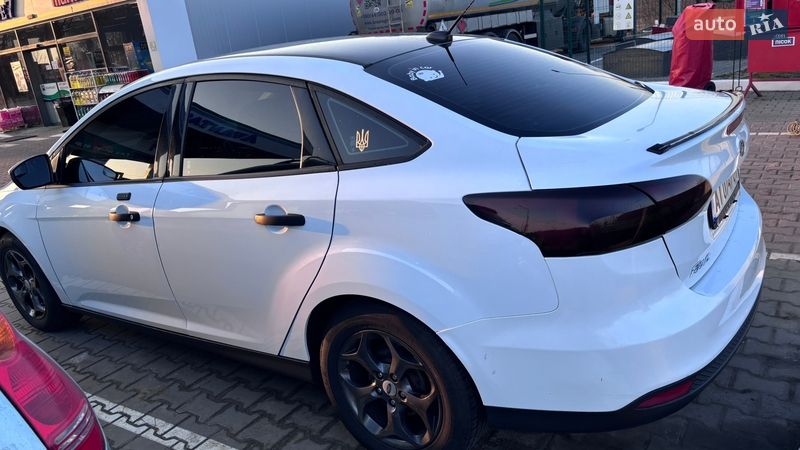 Седан Ford Focus 2016 в Остер