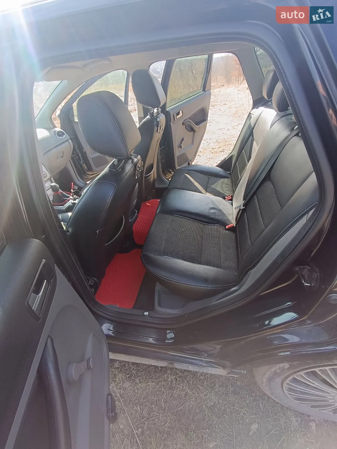 2010 Ford Focus - мініатюра 15