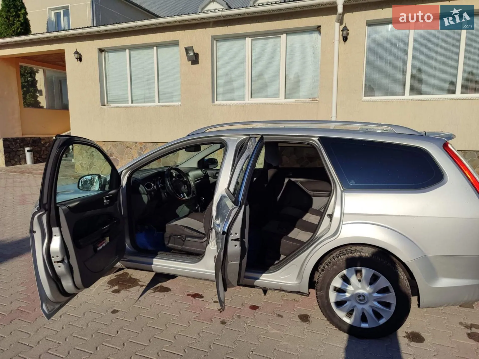 2010 Ford Focus - мініатюра 5