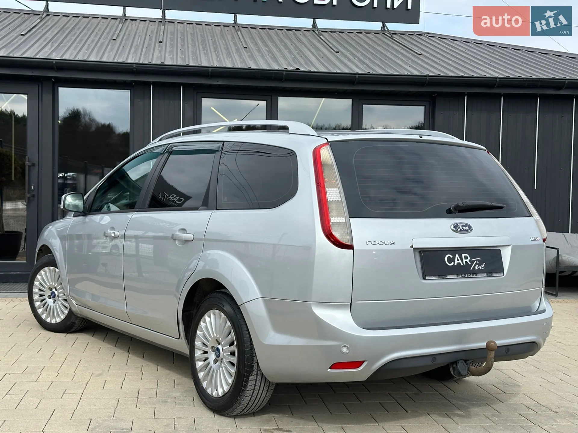 2010 Ford Focus - мініатюра 9