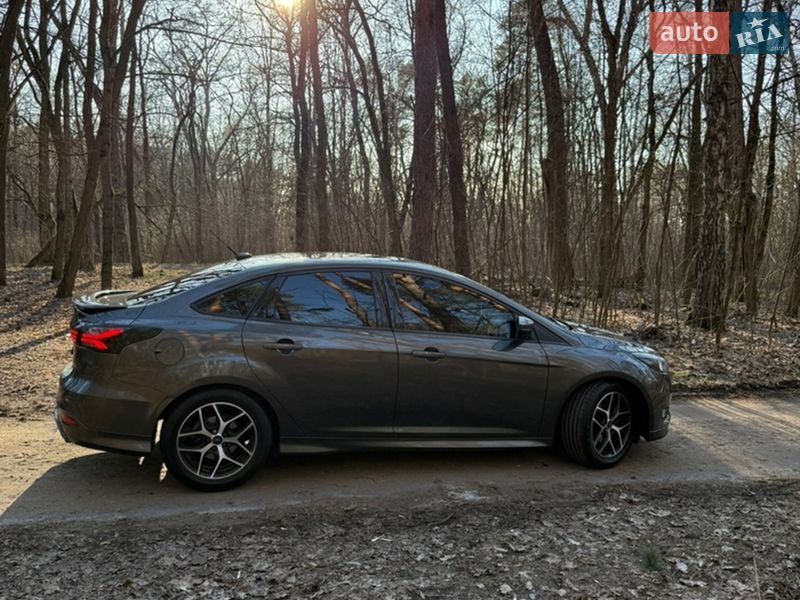 Седан Ford Focus 2016 в Києві