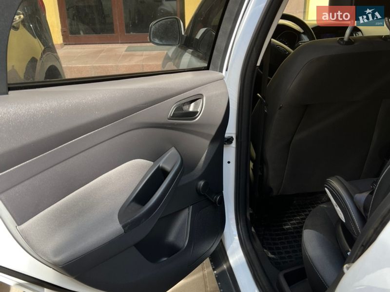 Хэтчбек Ford Focus 2012 в Стрые фото 15 Хэтчбек Ford Focus 2012 в Стрые