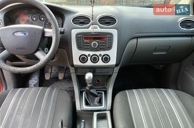 Хэтчбек Ford Focus 2010 в Бродах