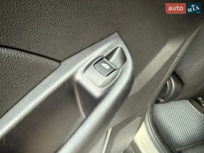 Хетчбек Ford Focus 2015 в Дніпрі