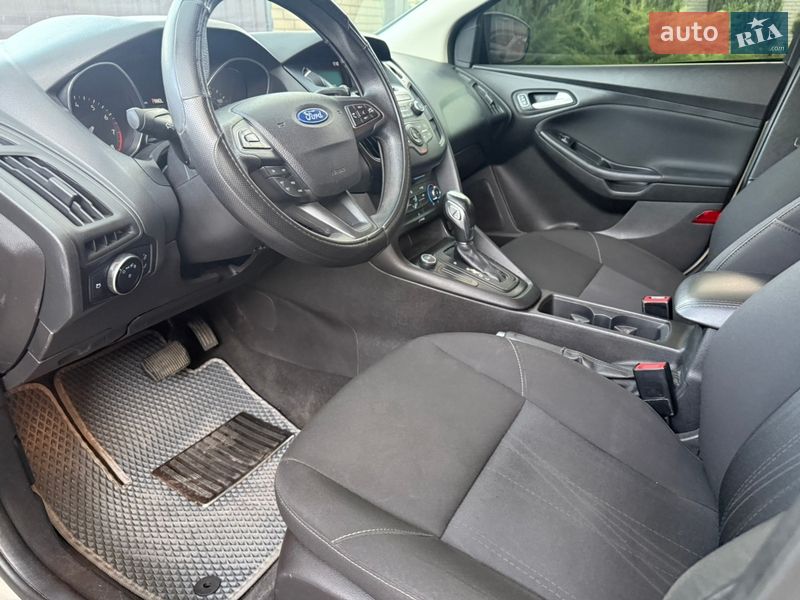 Хетчбек Ford Focus 2015 в Дніпрі