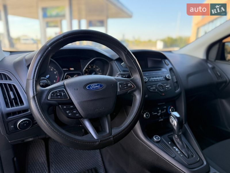 Хетчбек Ford Focus 2015 в Дніпрі
