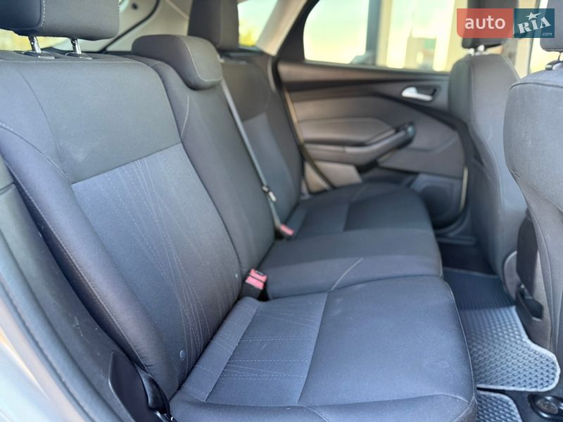 Хетчбек Ford Focus 2015 в Дніпрі