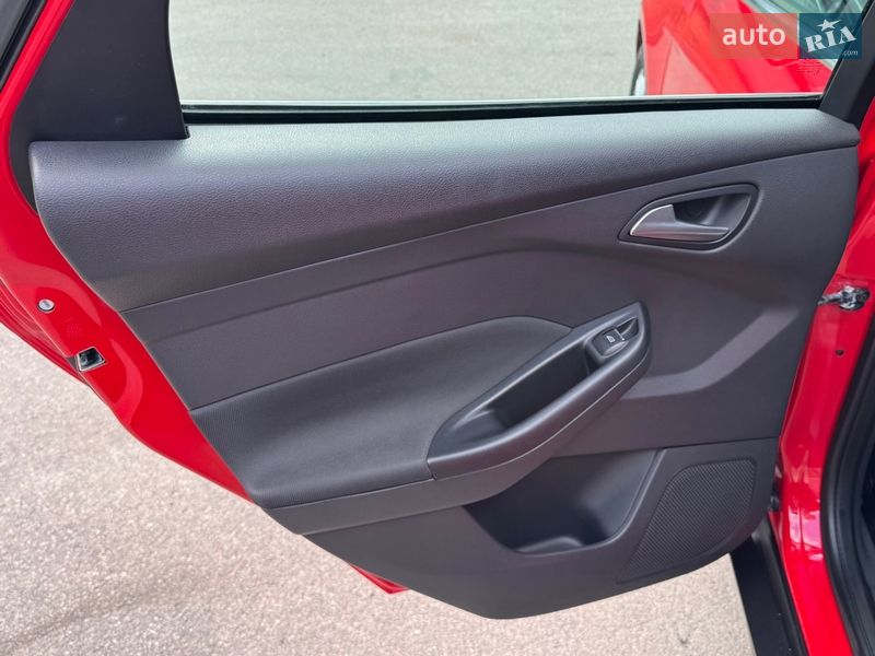 Хэтчбек Ford Focus 2011 в Киеве