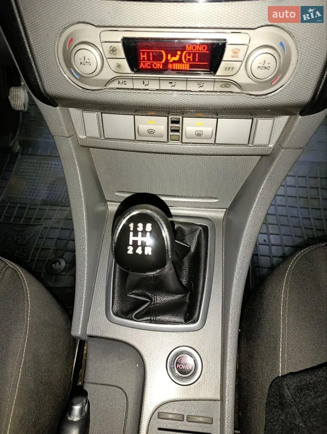 2010 Ford Focus - мініатюра 11