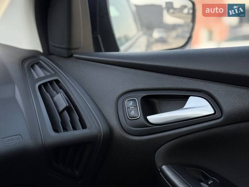 Седан Ford Focus 2015 в Львове