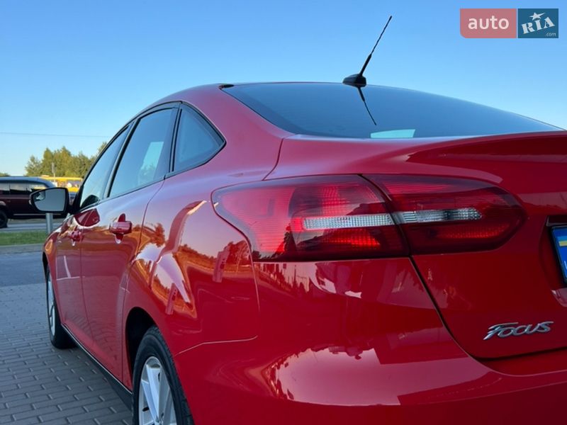 Седан Ford Focus 2015 в Львові