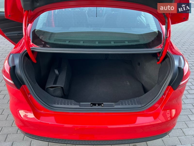 Седан Ford Focus 2015 в Львові