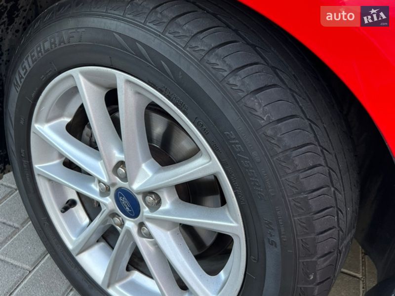 Седан Ford Focus 2015 в Львові