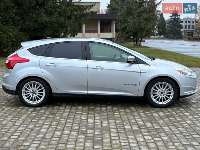 Хэтчбек Ford Focus 2013 в Луцке фото 5 Хэтчбек Ford Focus 2013 в Луцке