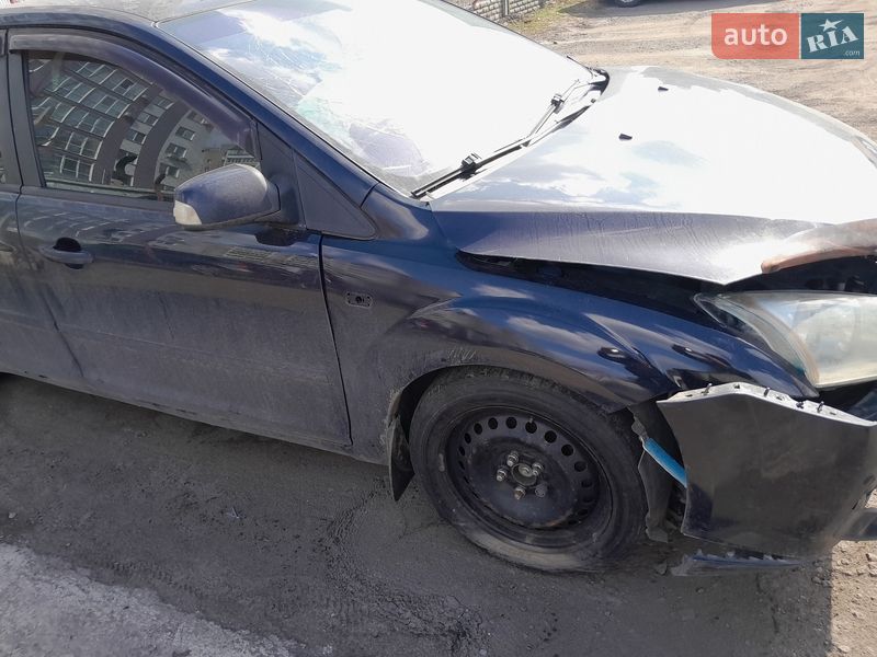 Седан Ford Focus 2007 в Вишневому фото 10 Седан Ford Focus 2007 в Вишневому