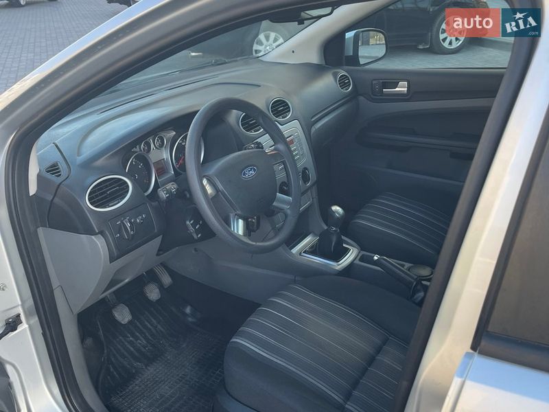 Хетчбек Ford Focus 2008 в Дніпрі