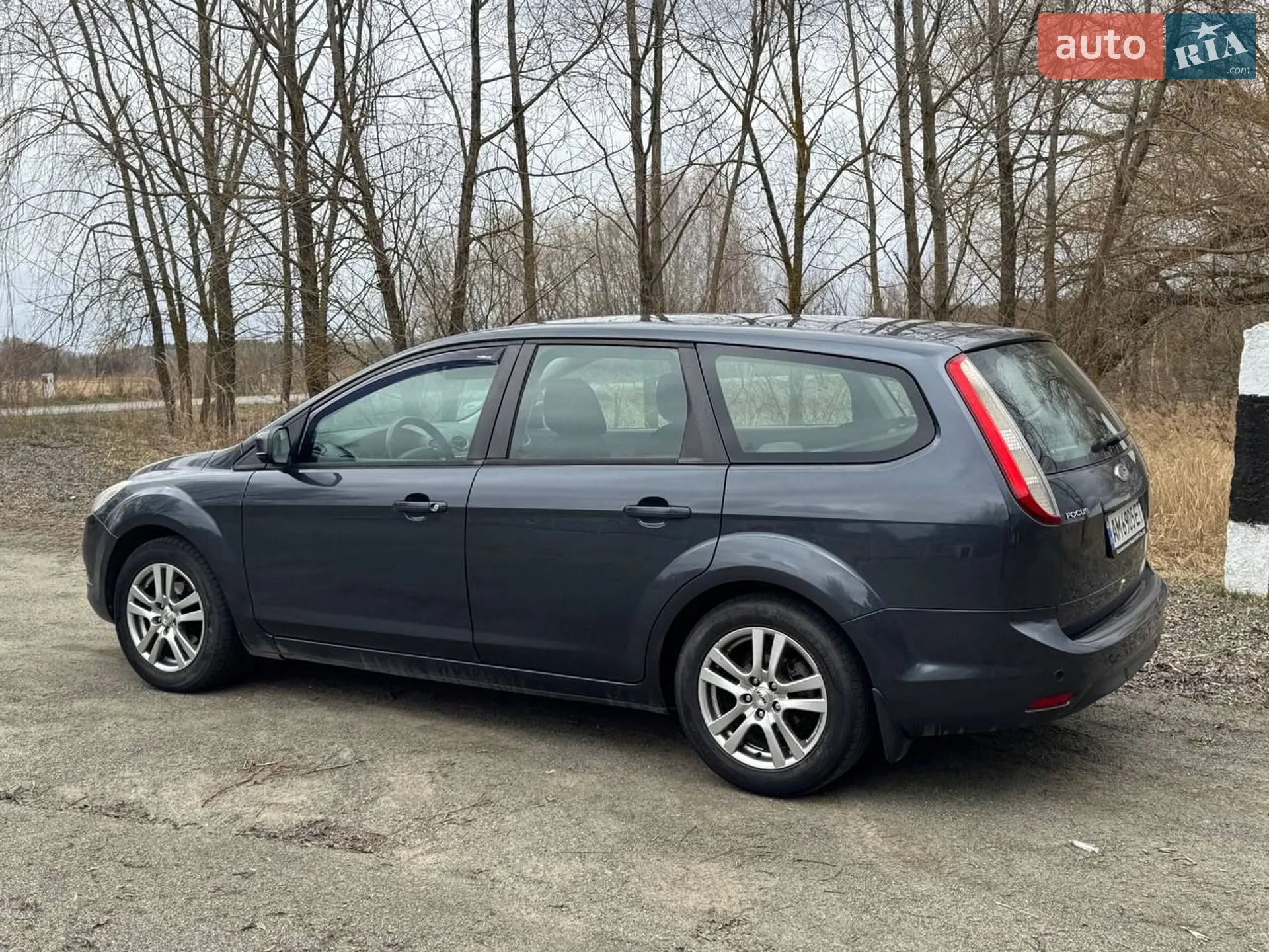 2010 Ford Focus - мініатюра 9