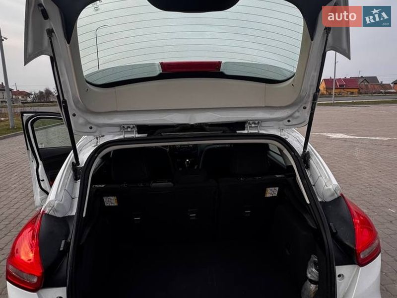 Хэтчбек Ford Focus 2015 в Городке фото 13 Хэтчбек Ford Focus 2015 в Городке