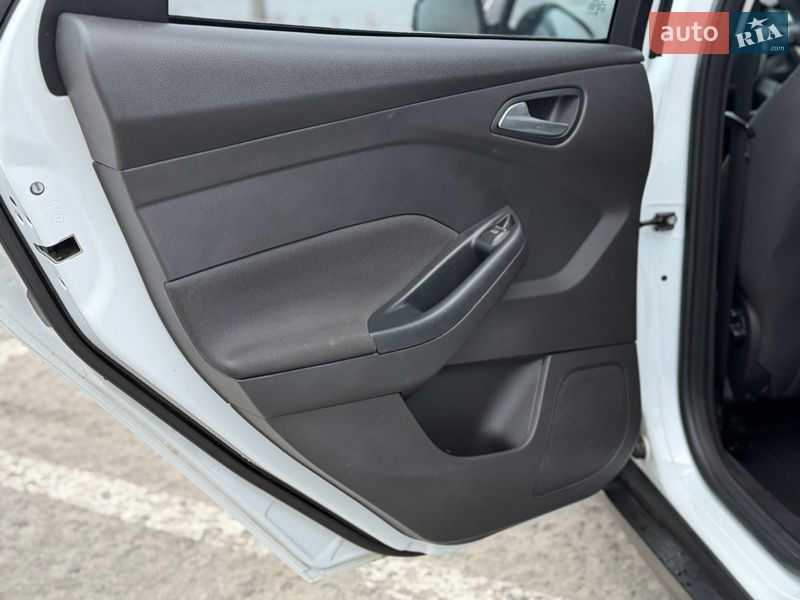 Хэтчбек Ford Focus 2014 в Киеве